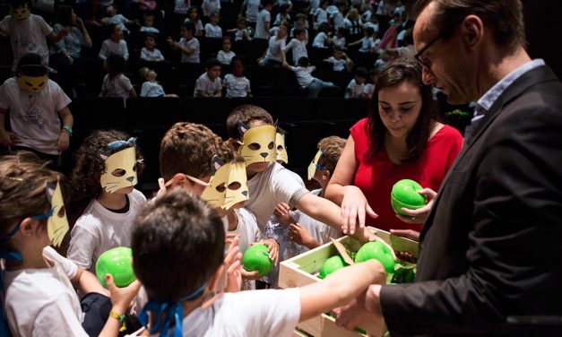 Crianças da EB Paulo da Gama cantam hino em defesa de uma alimentação e estilo de vida saudáveis